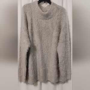 NWT SOFT SURROUNDINGS Light Gray Long- Sleeves Softy and Cozy Sweater